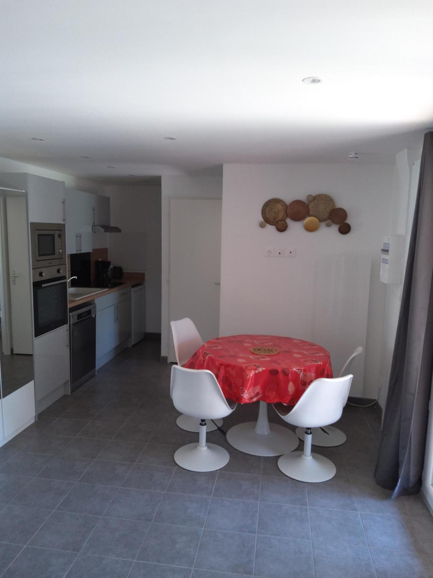 Meuble Avec Cour Leilighet Sotteville-lès-Rouen Rom bilde
